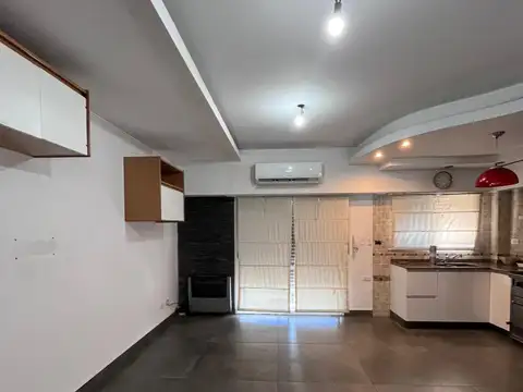 Depto Tipo Casa en Alquiler de 5 ambientes