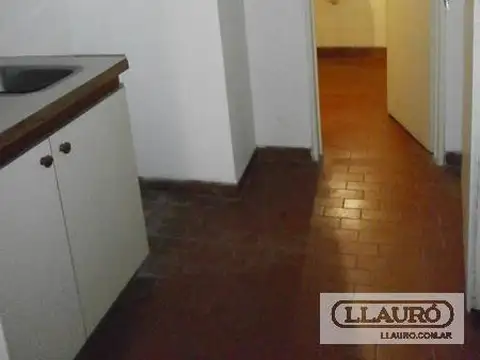 Oficina en Alquiler con 1 cochera