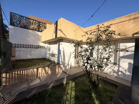Casa de 2 Dormitorios en San Lorenzo.