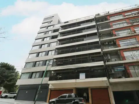 VENTA 4 AMBIENTES CON DEPENDENCIA COLEGIALES