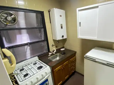 ALQUILER MONOAMBIENTE CHICO INTERNO CON PLACARD