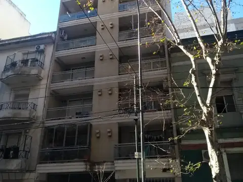 2 ambientes al frente con balcon aterrazado. Expensas e impuestos incluidos