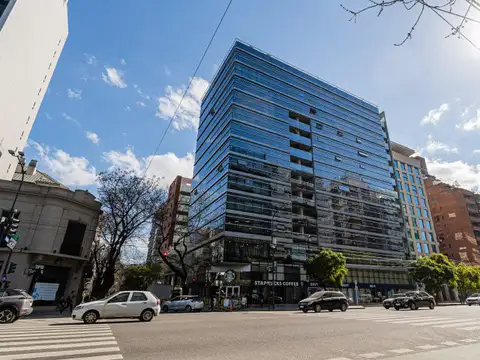 Oficina en venta sobre Libertador. Torre Aisenson