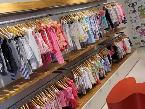 OPORTUNIDAD  EXCELENTE LOCAL EN CENTRO COMERCIAL DE DEVOTO - APTO CREDITO - FINANCIACION Y LEASING
