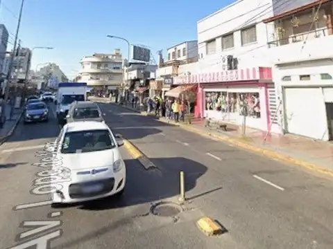 OPORTUNIDAD  EXCELENTE LOCAL EN CENTRO COMERCIAL DE DEVOTO - APTO CREDITO - FINANCIACION Y LEASING