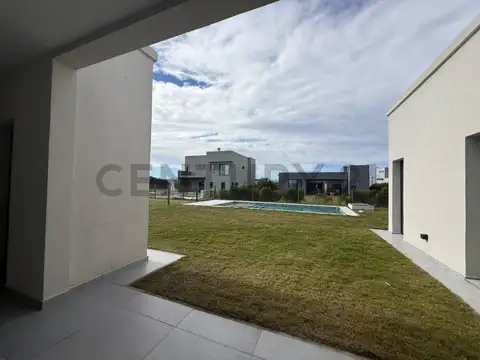Casa en Alquiler de 3 dormitorios