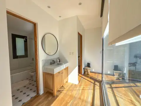 Casa en venta Barrio cerrado Los Patricios, San isidro. 6 ambientes, con jardín y pileta. 270mts