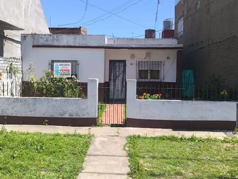 Vende Casa Americana 3 Ambientes, Berazategui Oeste.