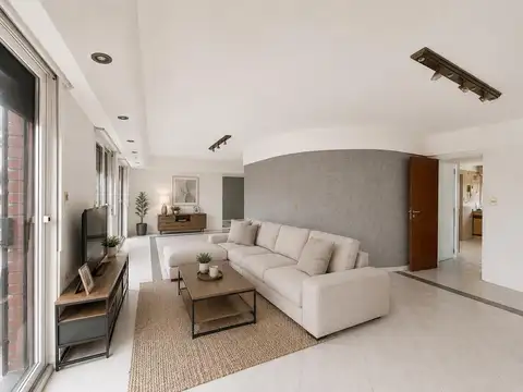 RESERVADO! Venta de Departamento 5 Ambientes Con Balcón Terraza, Cochera y Baulera en Caballito
