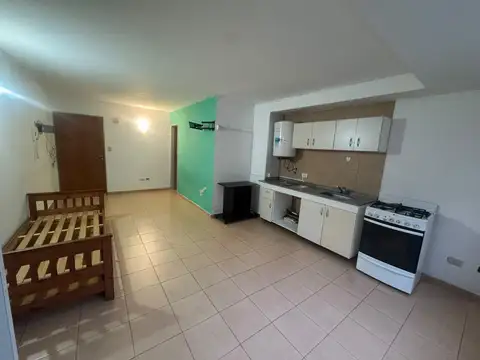 Departamento Monoambiente a la calle en Plaza Colon