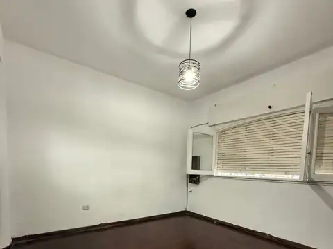 Depto Tipo Casa en Alquiler en Liniers, $ 700.000