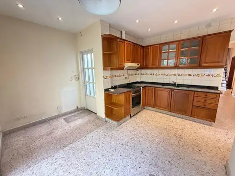 Chalet 4 ambientes en venta - Villa Adelina Centro
