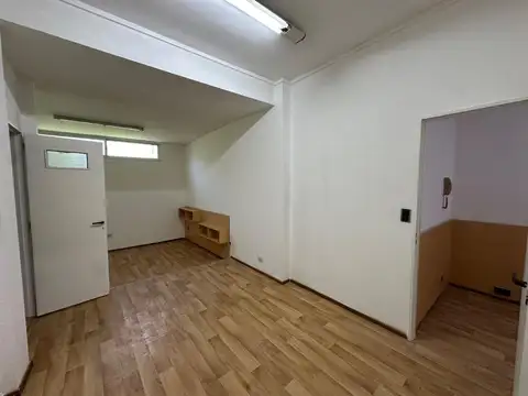 Urquiza 2500, Piso Pb