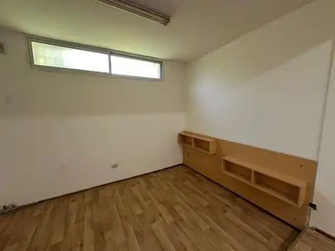Oficina 3 ambientes con 1 baño