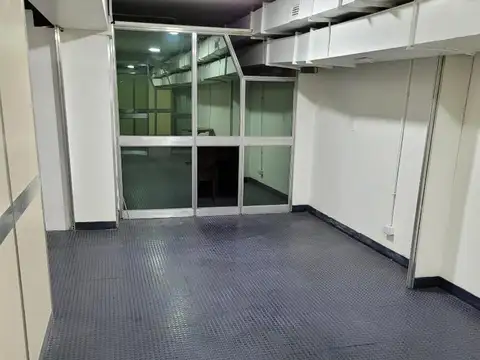 Oficina 6 ambientes con 1 baño