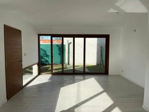 Casa 4 ambientes con 1 baño