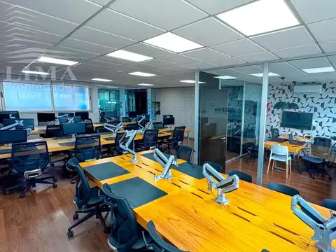 Oficina 6 ambientes con 2 baños