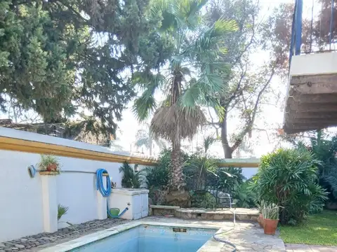 Casa 6 ambientes con 4 baños