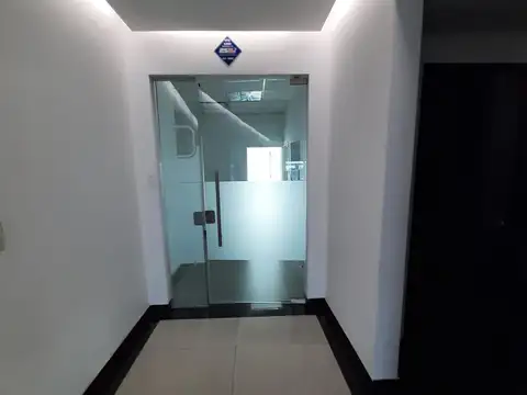 Oficina en Venta con 2 cocheras