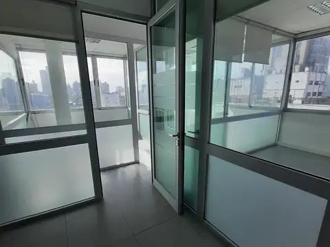 Oficina 4 ambientes con 2 baños