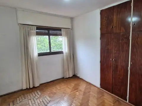 Departamento 6 ambientes con 1 baño