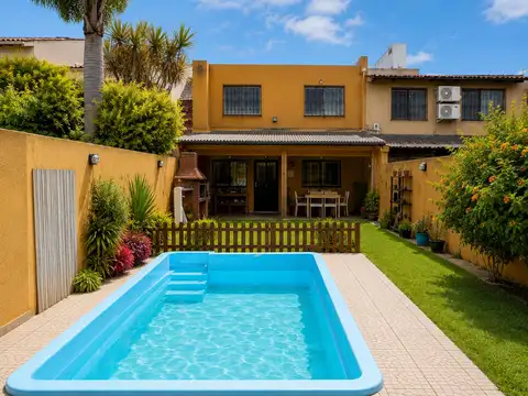 Casa tipo PH con parque, pileta y playroom