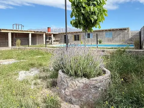 Casa en Venta con 4 cocheras