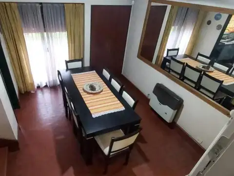 Casa 5 ambientes con 2 baños