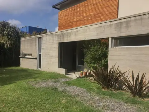 Casa en Alquiler de 3 dormitorios