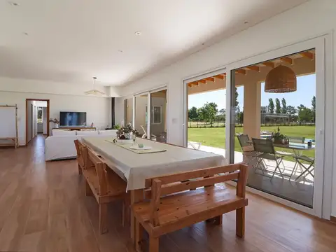 Casa en Venta en Haras El Malacate 5 ambientes