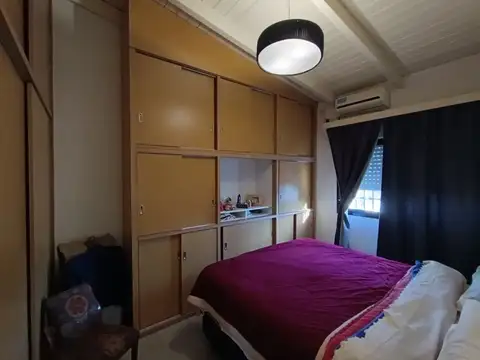 Casa 7 ambientes con 2 baños