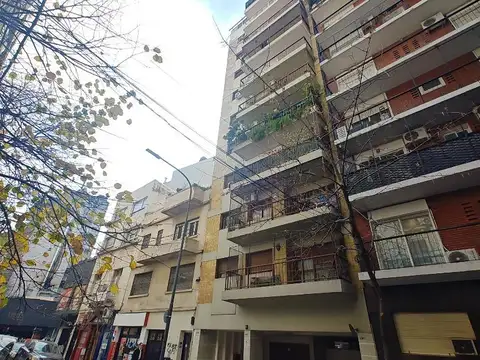 4 Ambientes contrafrente en un piso once. (ultimo piso)