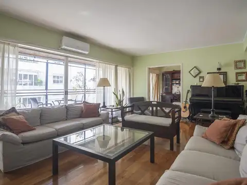 Piso en Venta La Isla - 4 dormitorios con cochera - Exclusividad en el corazón de Recoleta.