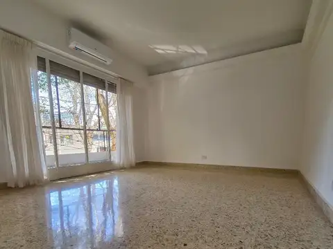 PH DE TRES O CUATRO AMBIENTES SIN EXPENSAS