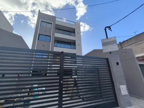 OPORTUNIDAD VENTA DEPARTAMENTO DOS AMBIENTES BALCON PARRILLA PATIO