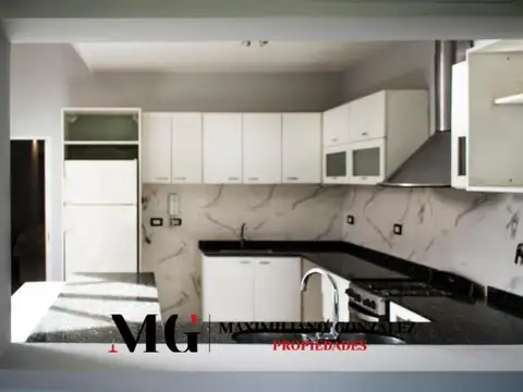 Casa 6 ambientes con 2 baños