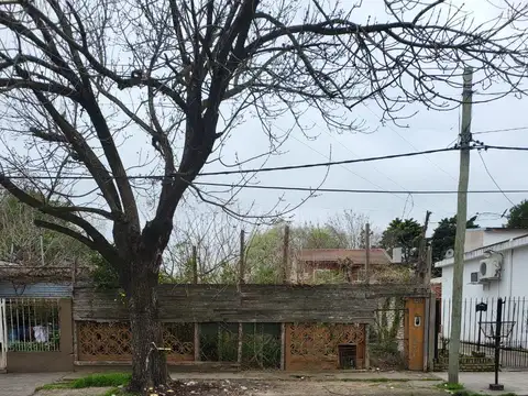 Terreno en venta en Ezeiza ¡Gran oportunidad! Lote comercial y residencial sobre calle French en Ezeiza - U$S 37.000