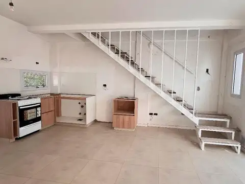 Depto Tipo Casa en Venta de 2 ambientes