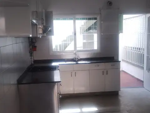 Casa en Alquiler en Arroyito, $ 800.000