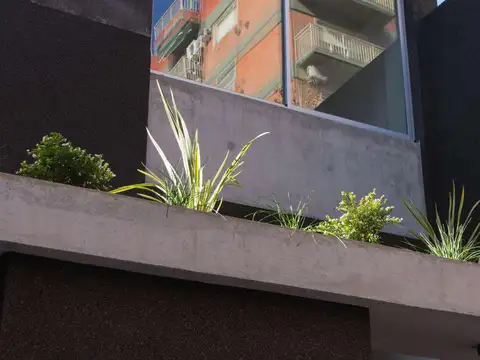 Venta COCHERA CUBIERTA con ingreso INDEPENDIENTE en San Martín Centro