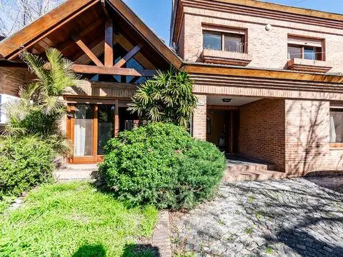 Oportunidad Casa 7 ambientes con quincho Martinez