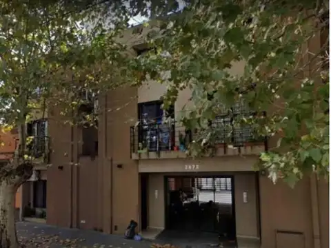 Dpto en dúplex alquiler 2 amb  c/cochera  Lanús O