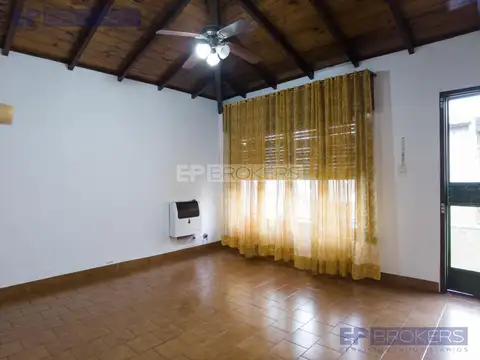 Casa 3 ambientes con 2 baños
