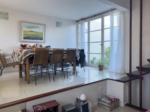 Casa 7 ambientes con 3 baños