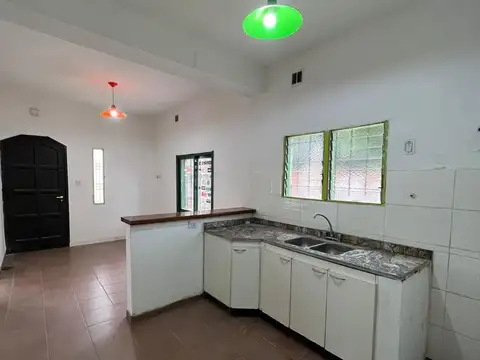 Casa en Alquiler en Parque San Martin, $ 630.000