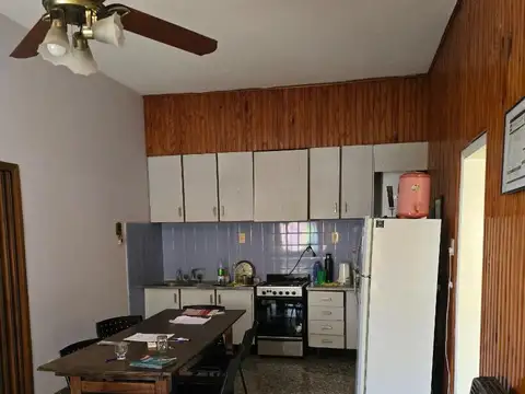 Solida casa en venta en excelente estado de conservación