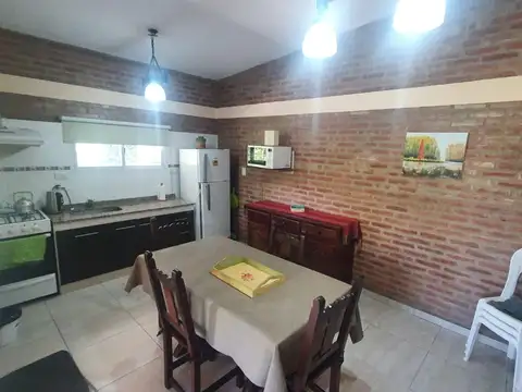 Casa 3 ambientes con 1 baño