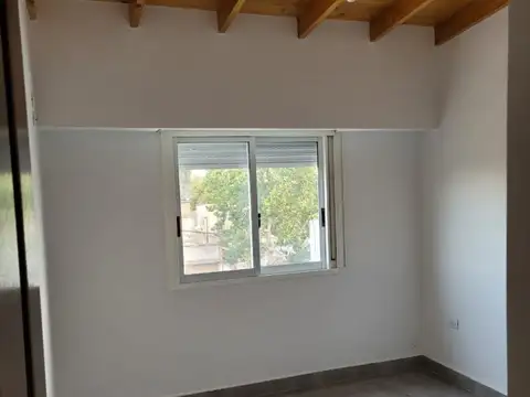 Depto Tipo Casa en Alquiler de 1 dormitorio
