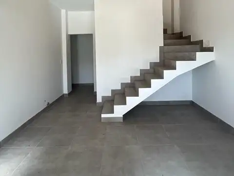 Alquiler de departamento tipo ph 2 ambientes Caseros - SIN EXPENSAS