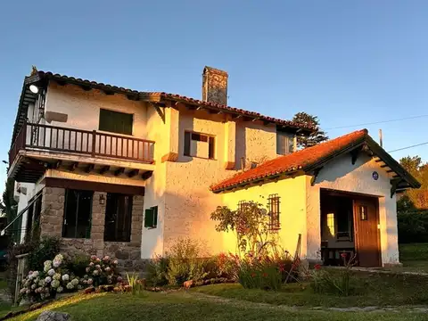 Jerónimo Luis De Cabrera 100